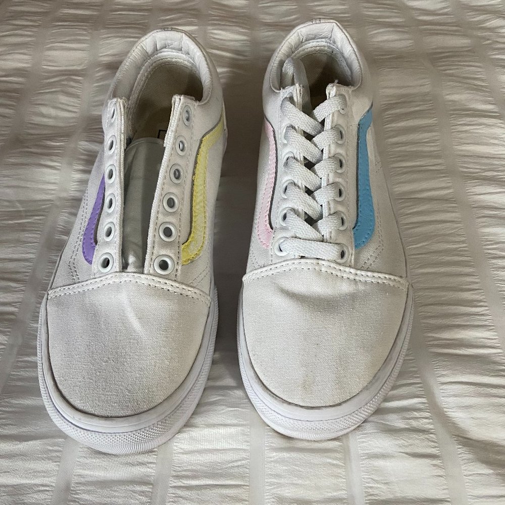 White platform Vans